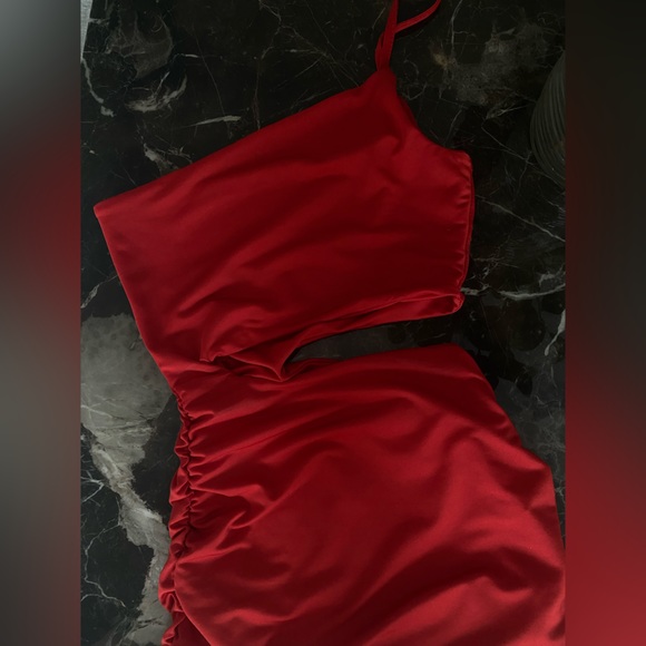 Red dress with single strap - Picture 3 of 4